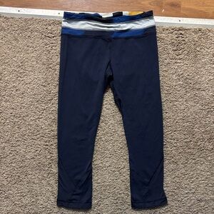 Lululemon Woman’s 6 Navy Blue Capri Running Leggings Colorblock Waist Like New